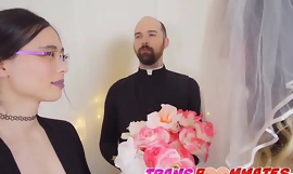 Panas Trans Pasangan Memiliki Shotgun Pernikahan
