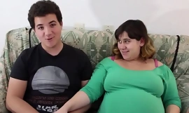 Το μικρό coxcomb λατρεύει να χτυπάει την PREGGO BBW Boyfriend της !!!