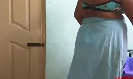 desi Indian  tamil aunty telugu aunty kannada aunty  malayalam aunty Kerala aunty hindi bhabhi unpredictable intensify deviousness wife vanitha wearing saree showing big pair increased by shaved pussy Aunty Changing Rags wrist-watch party increased by Throng Video