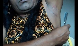 Indian girl paroxysm torpid armpits hair hard by straight from the shoulder razor..AVI