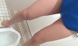 Squatting increased by pissing japanese hos