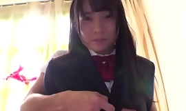 Jovem japonesa colegial com seios pequenos fodidos - Aoi Kururugi