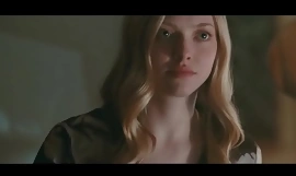 阿曼达·塞弗里德（Amanda Seyfried）表现出大胸部和骑-Chloe