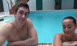 HUNT4K. Sexabenteuer im privaten Schwimmbad