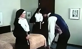 Nymphomane Nonnen Beispielhaftes Dänisch der 1970er Jahre