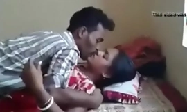Desi-sex-videos-village-bhabhi-vuokralaisen kanssa 1509267154747