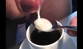 Haciendo un café cortado