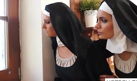 奇怪的疯狂色情与天主教修女和毛