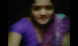 Odia Hot Desi Bhabi seksualni razgovor s izražavanjem i prikazom boobs