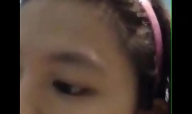 Indonesisch meisje bad op webcam deel 2