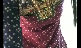 sexy bhabhi masturbuje na kameru díru její kurti