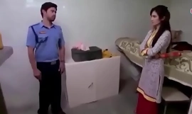 o soră indiană juvenilă, futută cu forță de un protector de ancoră a foii de coli, pornography hindi