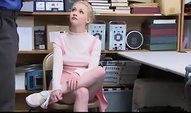 Cute Blonde Remaja Fucked in Rivet Room Untuk Mencuri di Esplanade