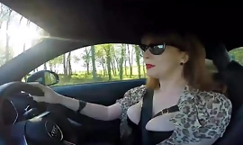 Βρετανίδα ώριμα Κόκκινα δάχτυλα το μουνί της στο αυτοκίνητο μετά μετά