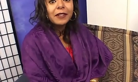 Indiai szépség csinál neki első pornó casting
