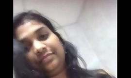 adolescente india mostrando su galleta y culo en tocar niño escolar