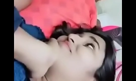 Swathi naidu possesso baciato dal suo fidanzato