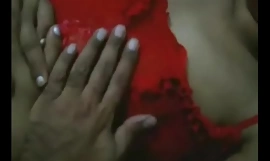 Indijski jebi film teta u crvenom noćnom goli spremna za vruće poslove