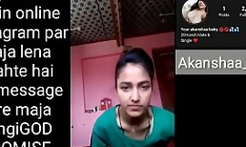 Indisk skola tjej gör selfie motion picture för sin pojkvän