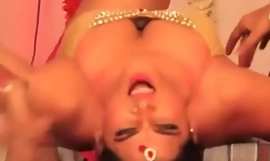 Guld BH Blidt Indisk Tante Hot Dance