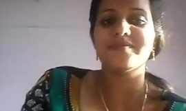 Indian aunty chunky chest show