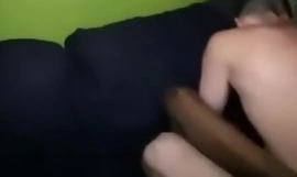 Crni peder se probija iznerviran debeli bijeli kurac i bijeli muškarci