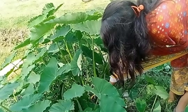 Bengáli Village Boudi Open-air Fiatal fiúval Nagy Szurokfekete Dick(Hivatalos videó helyi szex31)
