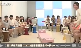 Siadanie na twarzy azjatyckie japońskie dziewczyny gorący seksowny fetysz