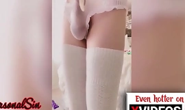 Handsfree cum in white cut-offs nearly anal bauble