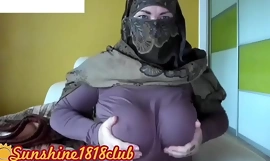Arabia Saudyjska Muzułmanka z dużymi cyckami Arabka pod ręką Hidżab bbw zakrzywia kamerę na żywo 11.16